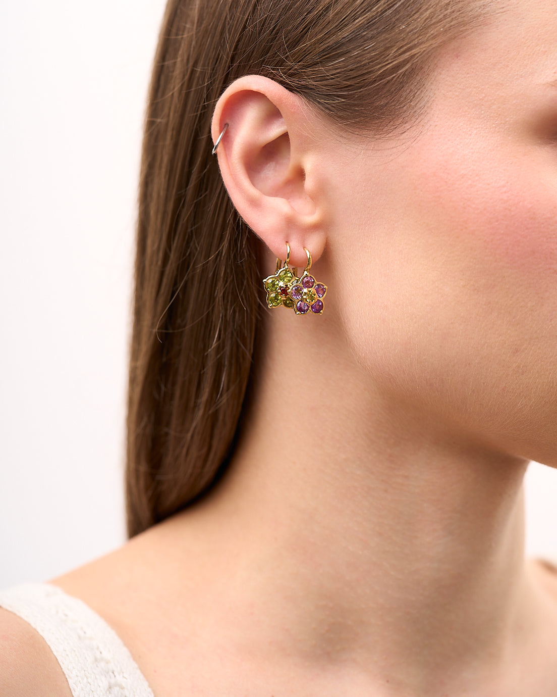 Orecchini Hana a fiore in oro rosa 18k con peridoto e rubelite e con ametista e peridoto.