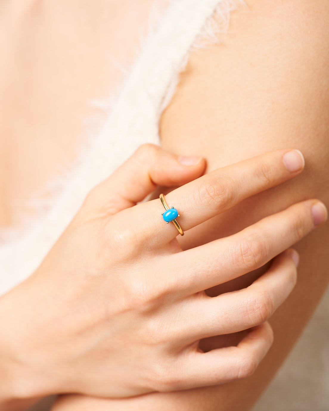 Anello in argento 925 con turchese naturale indossato