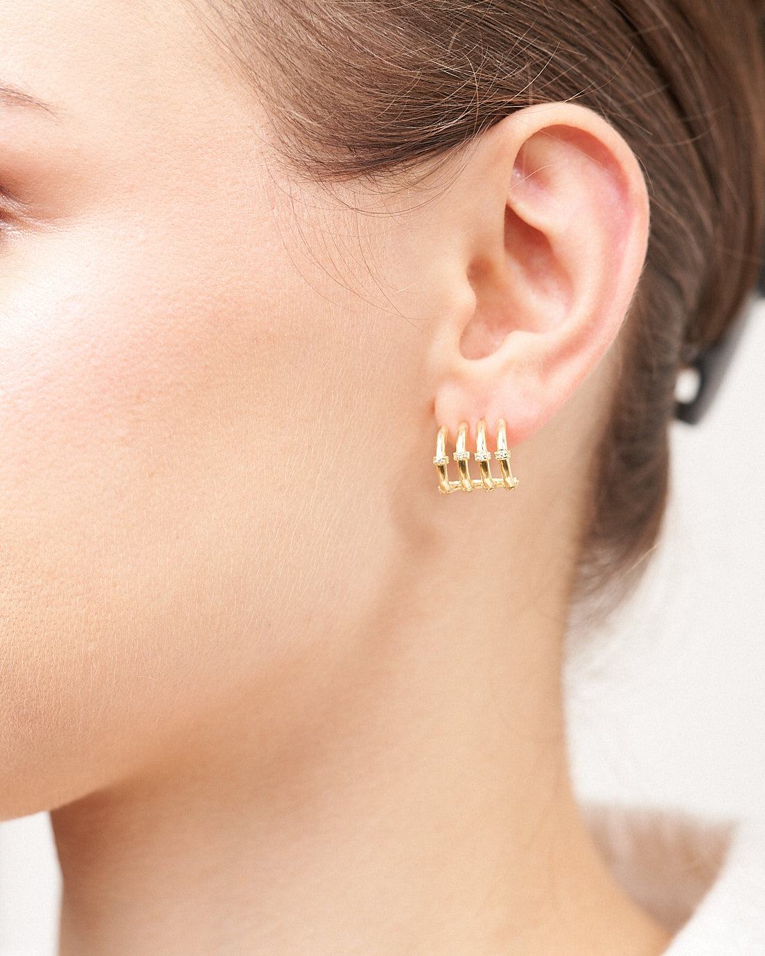 Orecchini Hypatia in argento 925 con cubic zirconia, design moderno